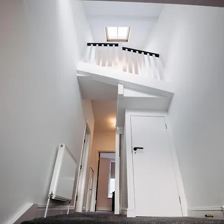 Seabreeze Retreat-luxury 2 Bedroom Apartment-free Private Gated Parking On-site Appartement *