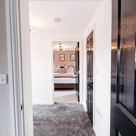 Seabreeze Retreat-luxury 2 Bedroom Apartment-free Private Gated Parking On-site * 斯卡伯勒