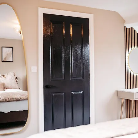 Seabreeze Retreat-luxury 2 Bedroom Apartment-free Private Gated Parking On-site Appartement