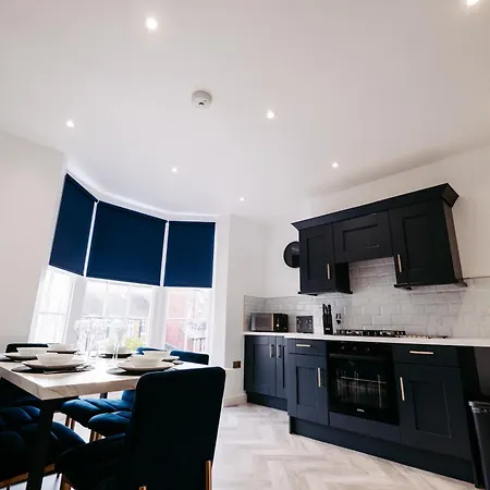 Seabreeze Retreat-luxury 2 Bedroom Apartment-free Private Gated Parking On-site Appartement