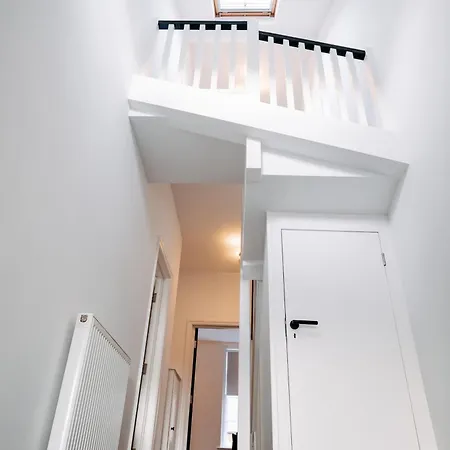 Seabreeze Retreat-luxury 2 Bedroom Apartment-free Private Gated Parking On-site