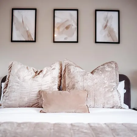 Seabreeze Retreat-luxury 2 Bedroom Apartment-free Private Gated Parking On-site Appartement