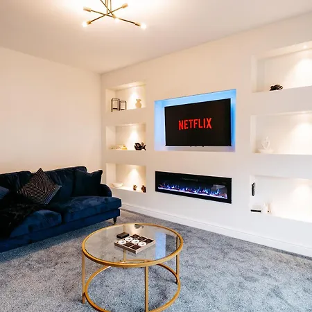 Seabreeze Retreat-luxury 2 Bedroom Apartment-free Private Gated Parking On-site